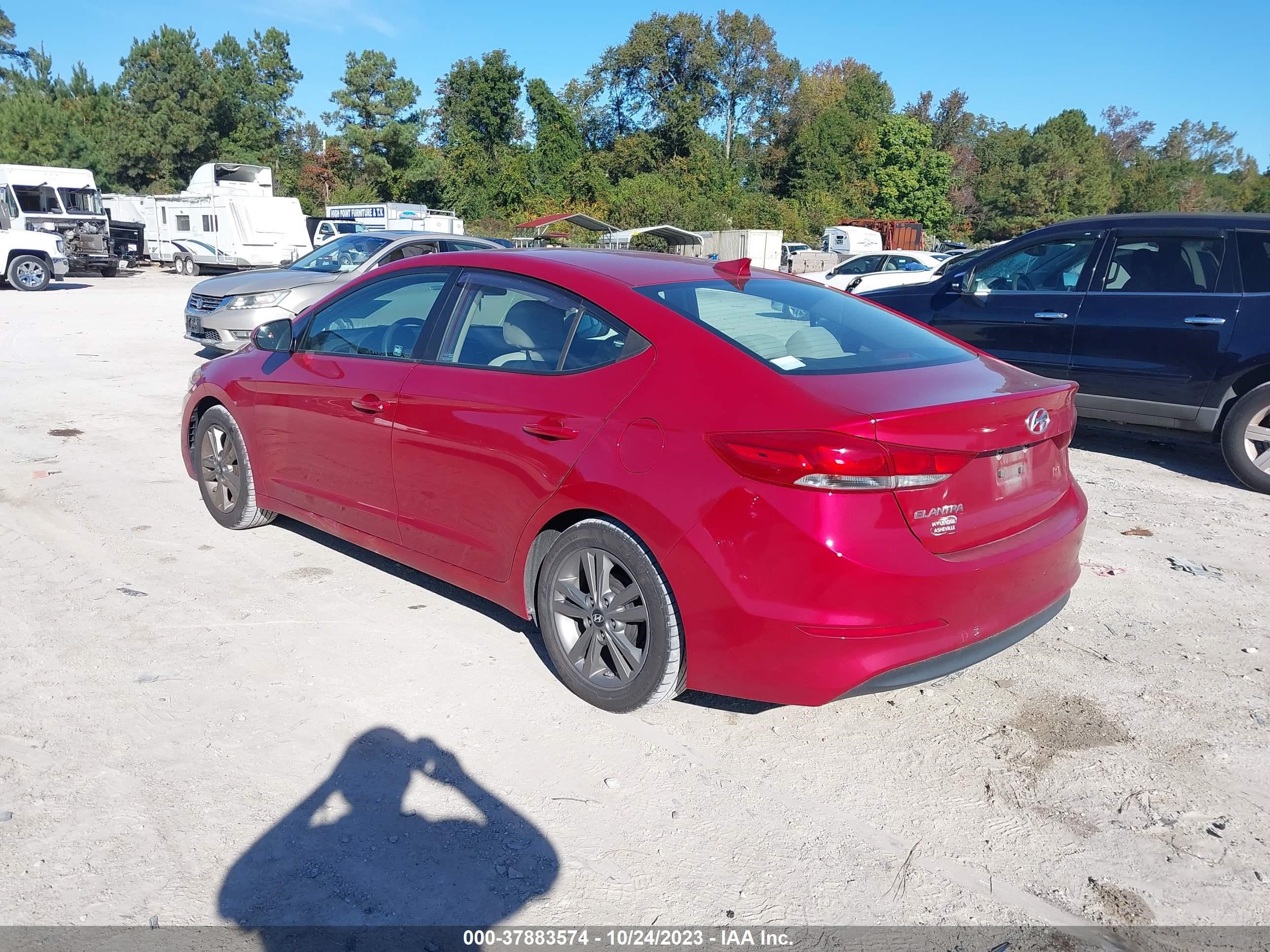 Photo 2 VIN: 5NPD84LFXHH085221 - HYUNDAI ELANTRA 