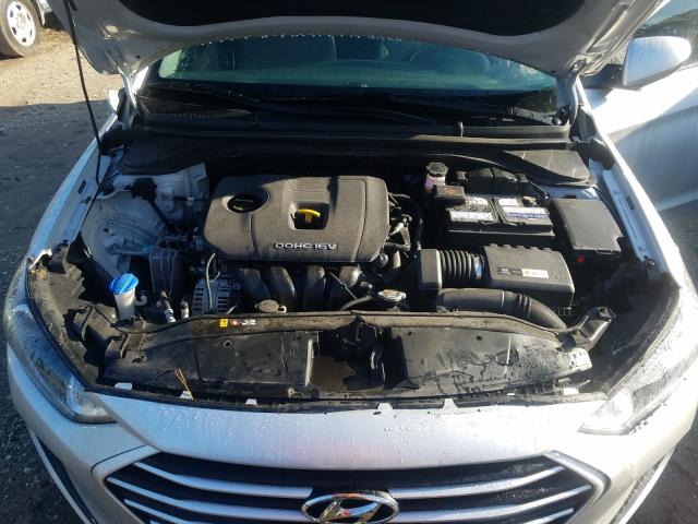 Photo 6 VIN: 5NPD84LFXHH092850 - HYUNDAI ELANTRA 