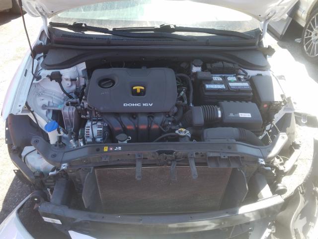 Photo 6 VIN: 5NPD84LFXHH094369 - HYUNDAI ELANTRA SE 