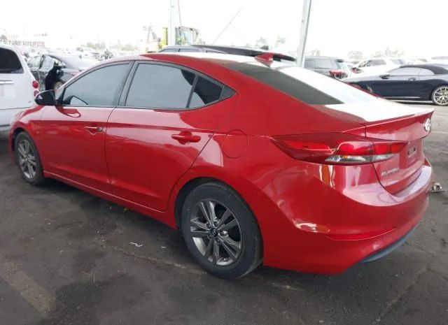 Photo 2 VIN: 5NPD84LFXHH122543 - HYUNDAI ELANTRA 