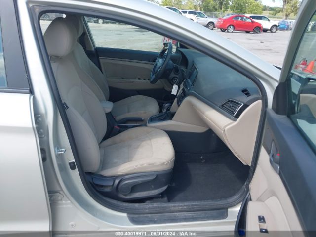 Photo 4 VIN: 5NPD84LFXHH134479 - HYUNDAI ELANTRA 