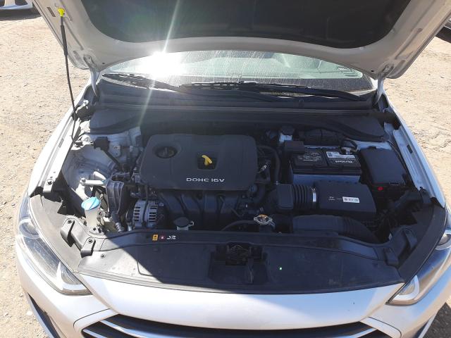 Photo 6 VIN: 5NPD84LFXHH136698 - HYUNDAI ELANTRA SE 