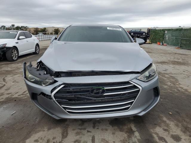 Photo 4 VIN: 5NPD84LFXHH137673 - HYUNDAI ELANTRA 