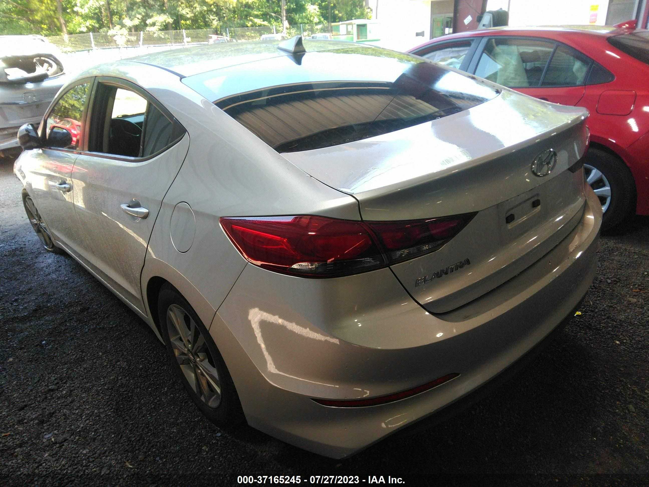 Photo 2 VIN: 5NPD84LFXHH157048 - HYUNDAI ELANTRA 