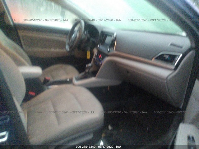 Photo 4 VIN: 5NPD84LFXHH157339 - HYUNDAI ELANTRA 