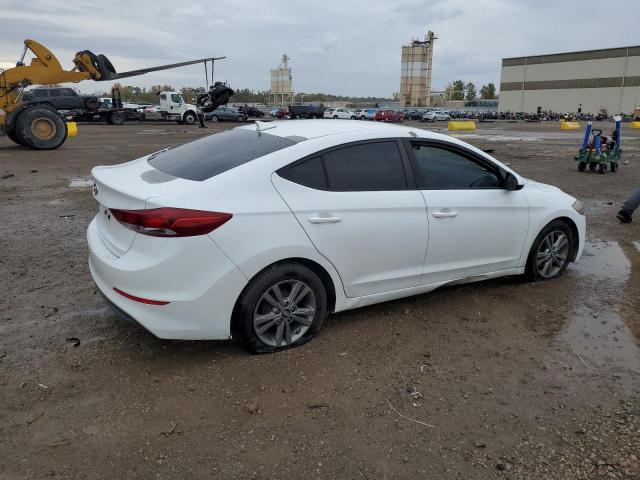 Photo 2 VIN: 5NPD84LFXHH160483 - HYUNDAI ELANTRA 