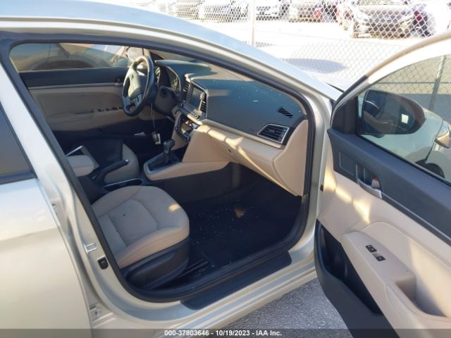 Photo 4 VIN: 5NPD84LFXHH210640 - HYUNDAI ELANTRA 