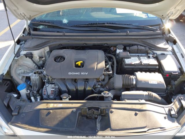 Photo 9 VIN: 5NPD84LFXHH210640 - HYUNDAI ELANTRA 