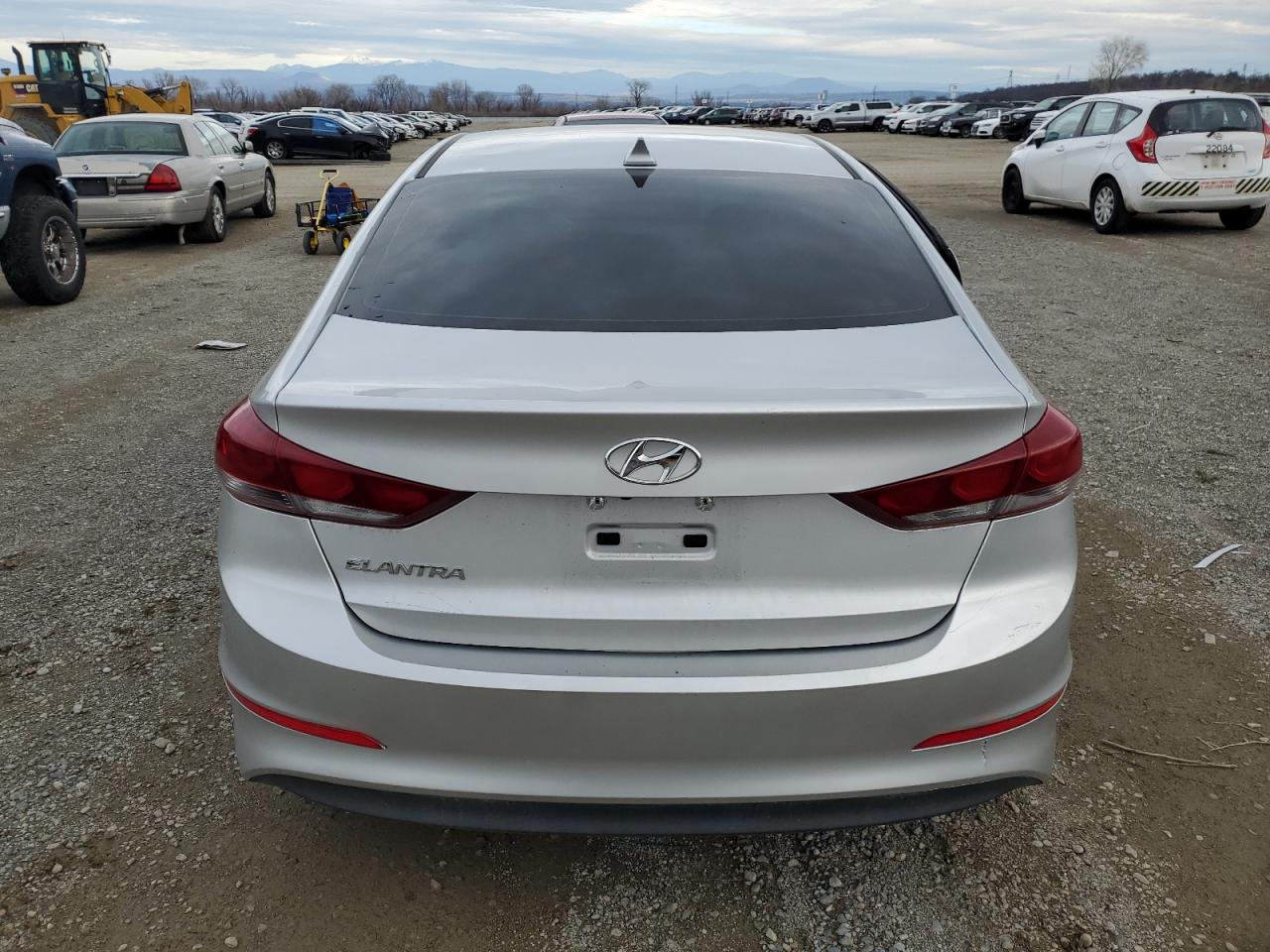 Photo 5 VIN: 5NPD84LFXJH214807 - HYUNDAI ELANTRA 