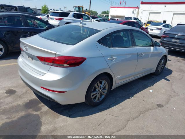 Photo 3 VIN: 5NPD84LFXJH216427 - HYUNDAI ELANTRA 