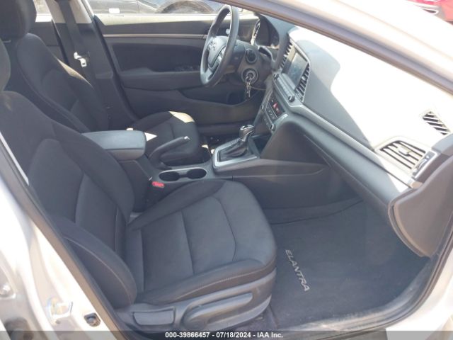 Photo 4 VIN: 5NPD84LFXJH216427 - HYUNDAI ELANTRA 