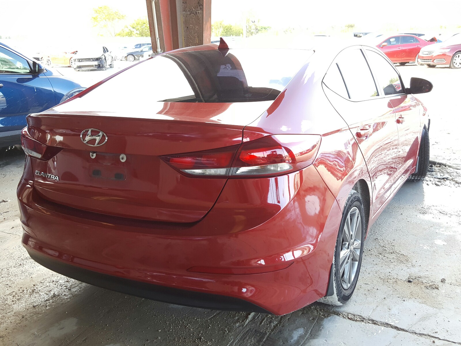 Photo 3 VIN: 5NPD84LFXJH219182 - HYUNDAI ELANTRA SE 