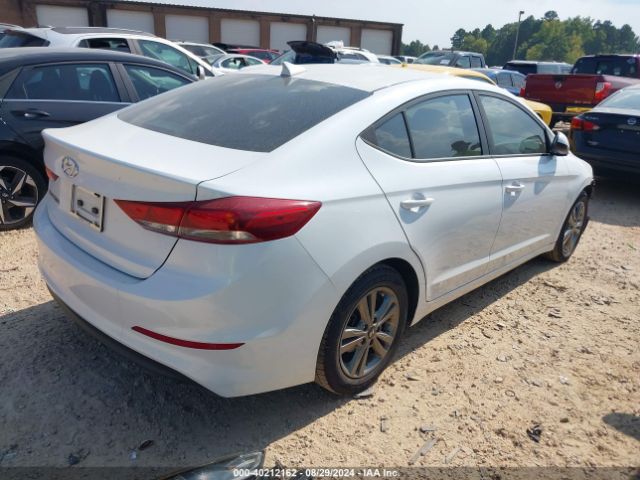 Photo 3 VIN: 5NPD84LFXJH224897 - HYUNDAI ELANTRA 