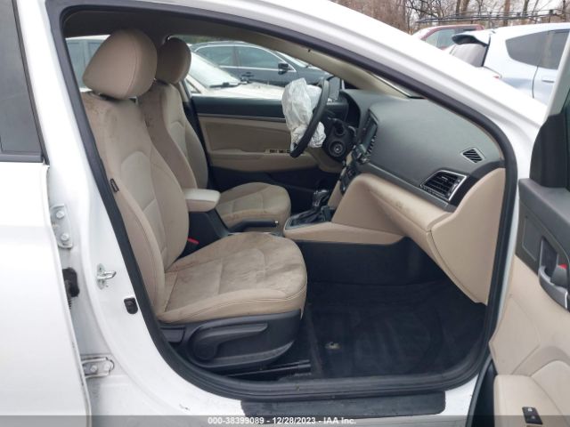 Photo 4 VIN: 5NPD84LFXJH227797 - HYUNDAI ELANTRA 