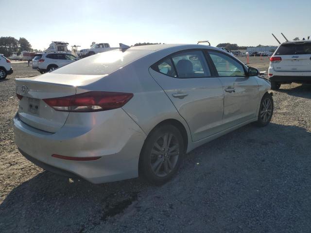 Photo 2 VIN: 5NPD84LFXJH235818 - HYUNDAI ELANTRA SE 