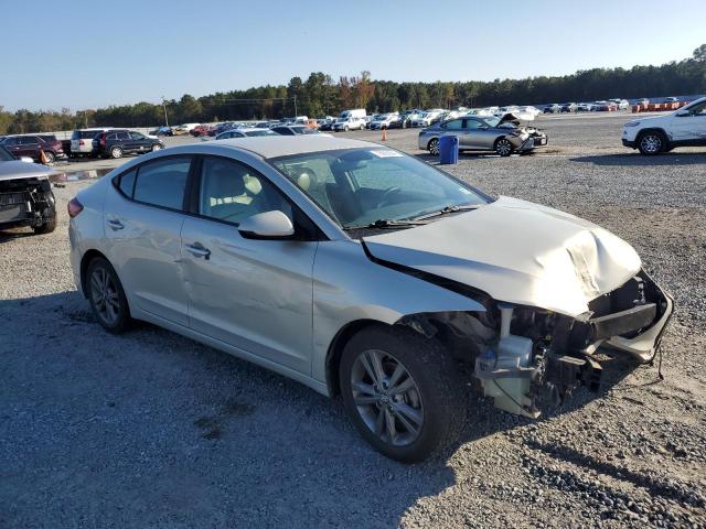 Photo 3 VIN: 5NPD84LFXJH235818 - HYUNDAI ELANTRA SE 