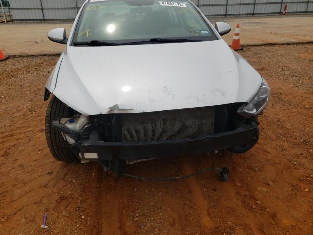 Photo 8 VIN: 5NPD84LFXJH242719 - HYUNDAI ELANTRA SE 