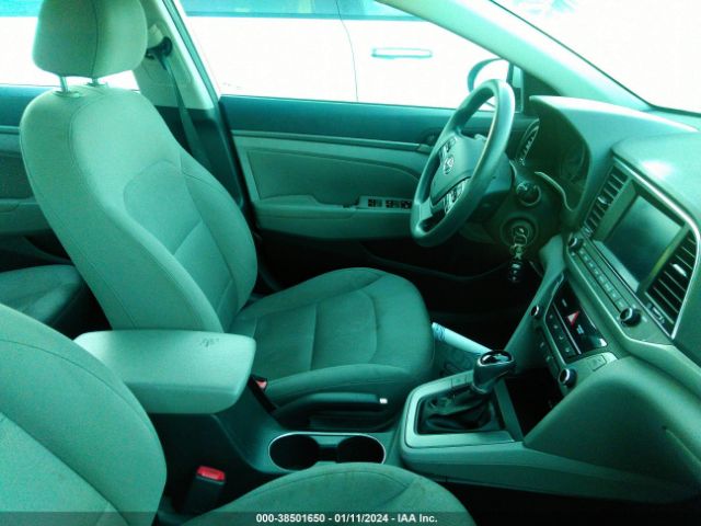 Photo 4 VIN: 5NPD84LFXJH252621 - HYUNDAI ELANTRA 