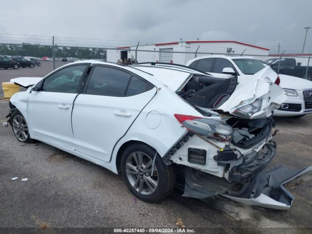 Photo 2 VIN: 5NPD84LFXJH252831 - HYUNDAI ELANTRA 