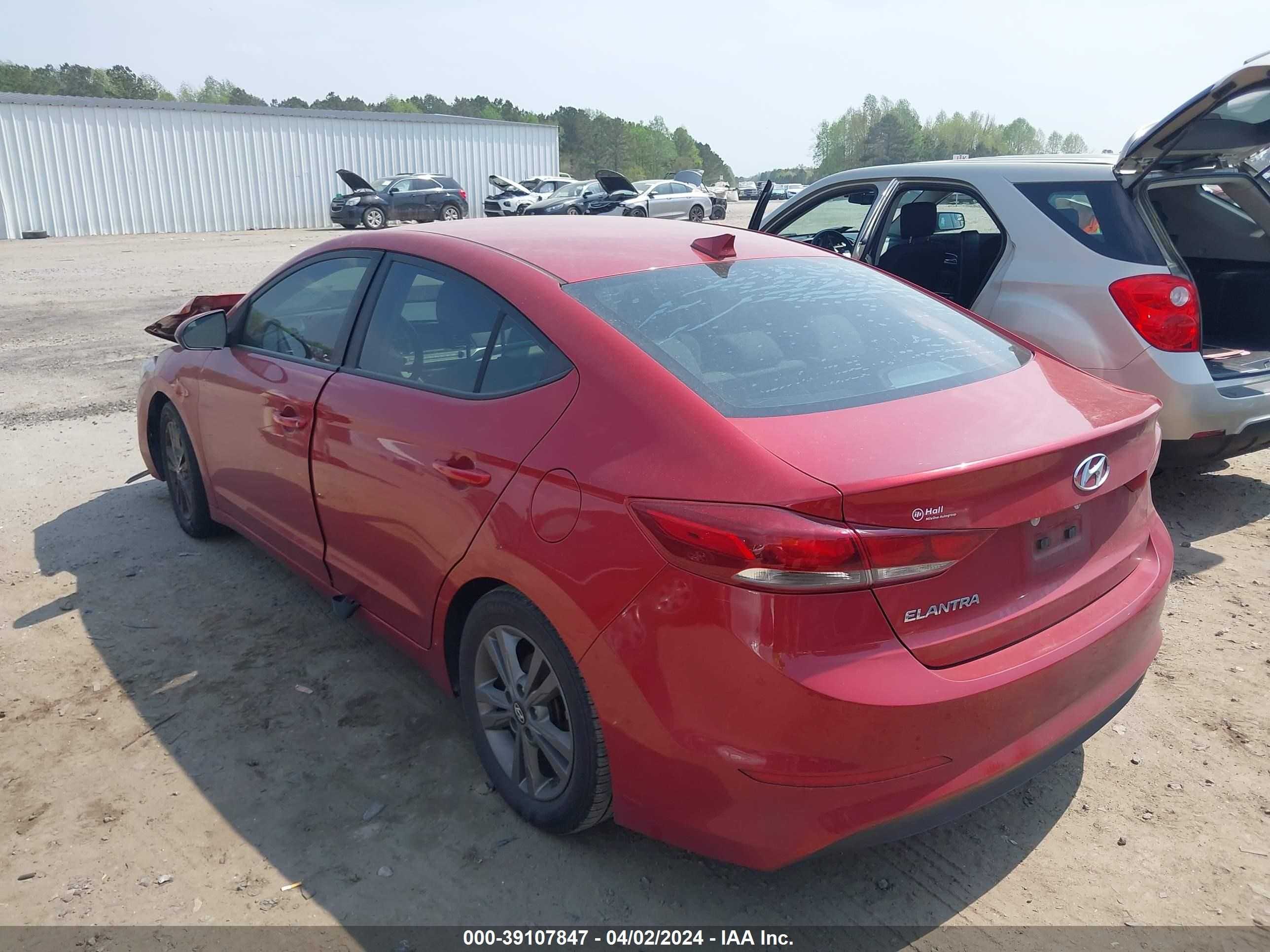 Photo 2 VIN: 5NPD84LFXJH253655 - HYUNDAI ELANTRA 