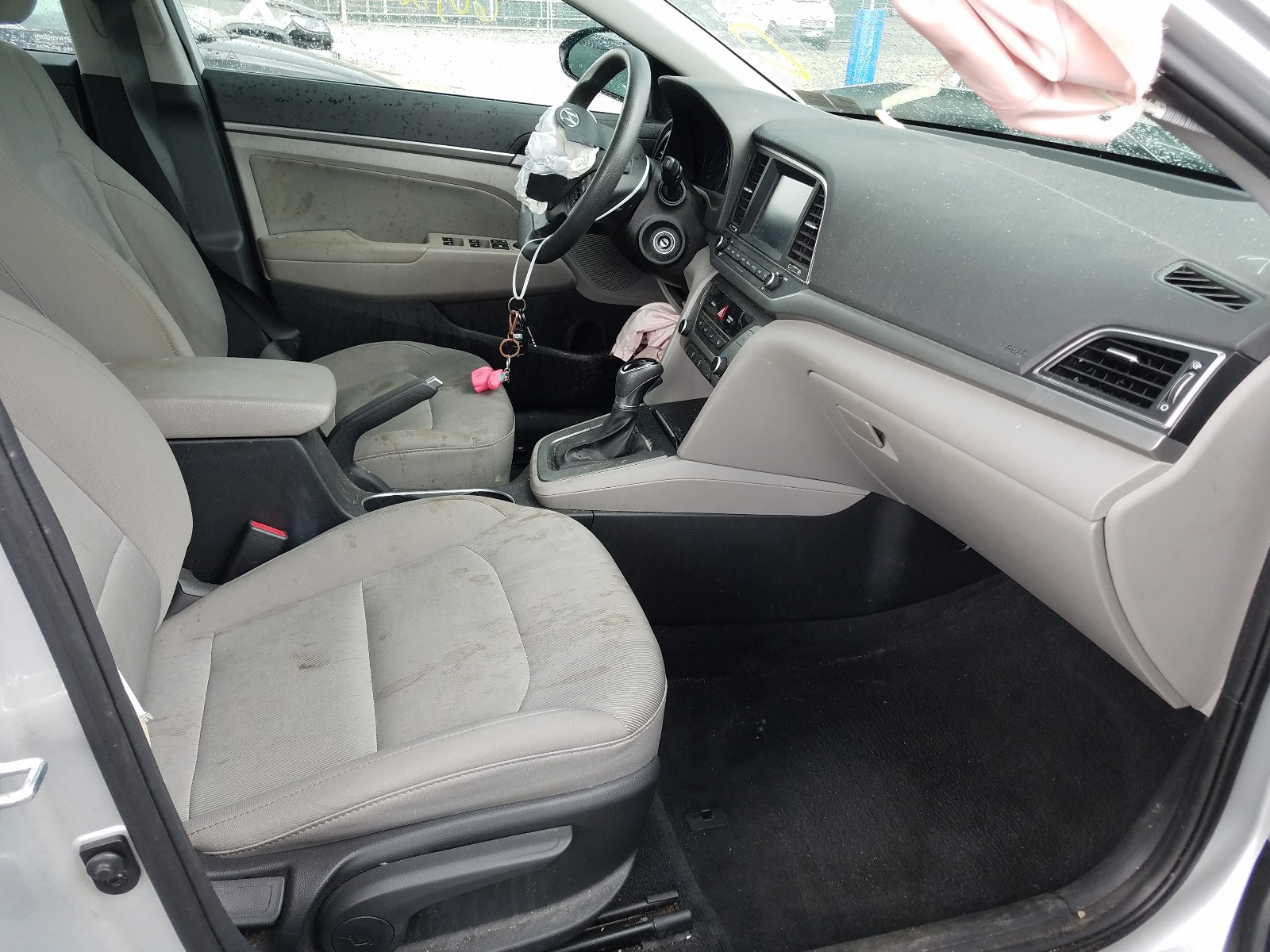 Photo 4 VIN: 5NPD84LFXJH255681 - HYUNDAI ELANTRA SE 