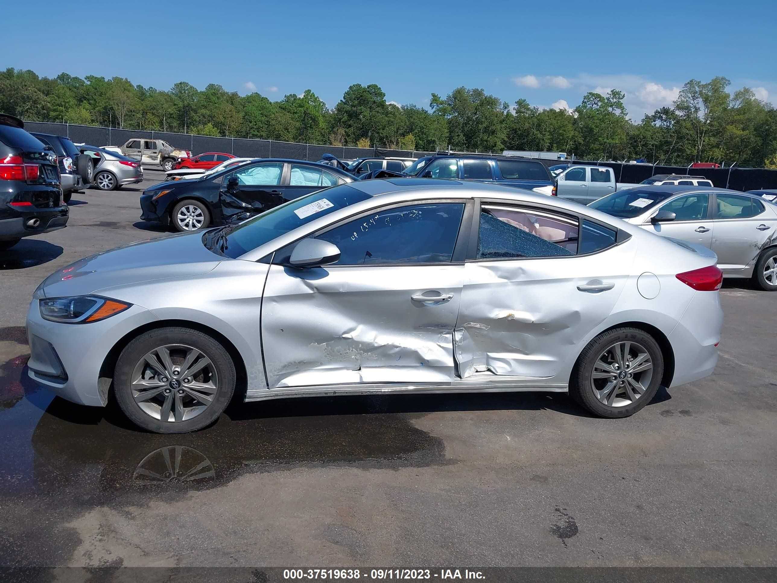 Photo 5 VIN: 5NPD84LFXJH276160 - HYUNDAI ELANTRA 