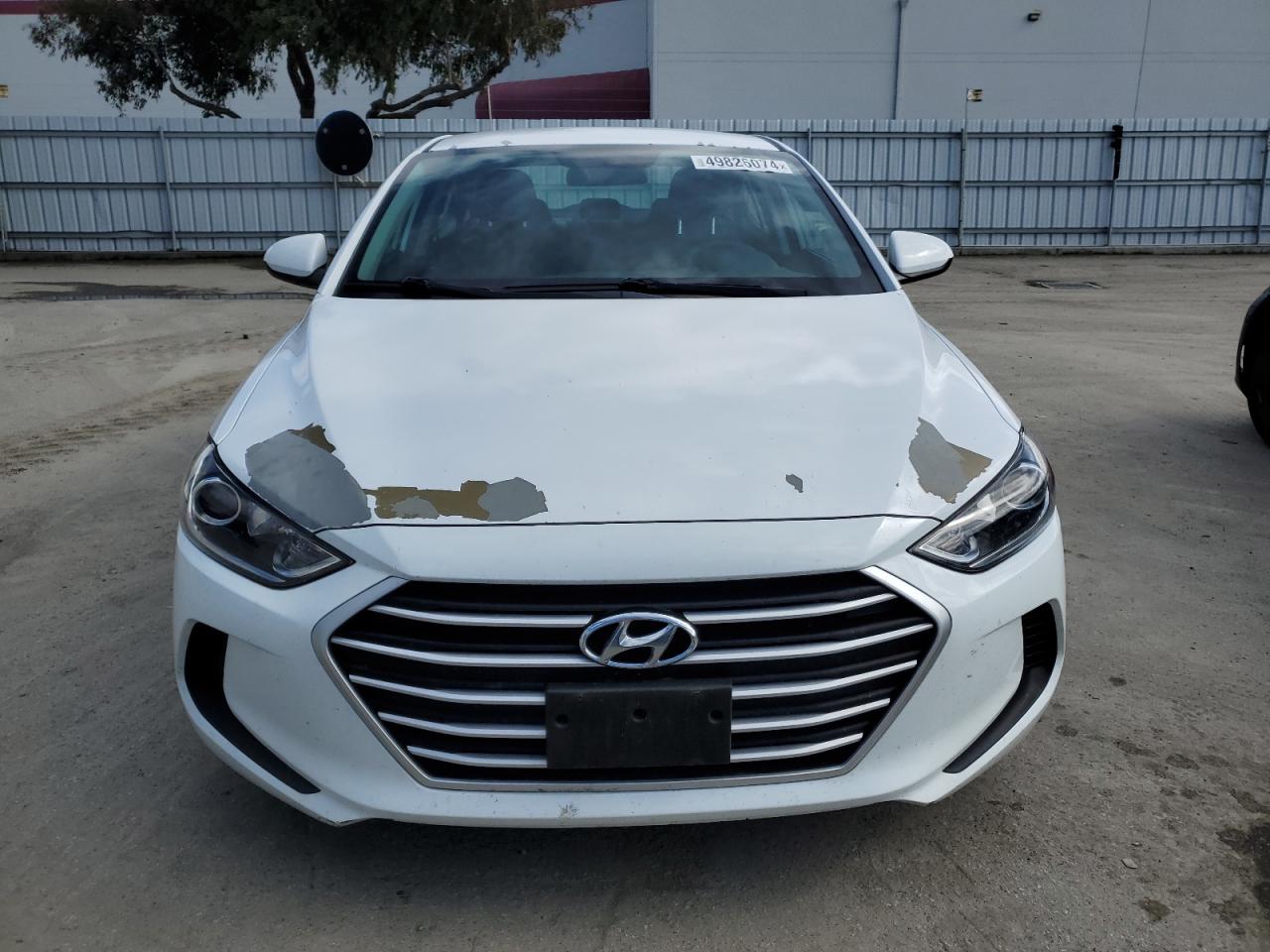 Photo 4 VIN: 5NPD84LFXJH281794 - HYUNDAI ELANTRA 