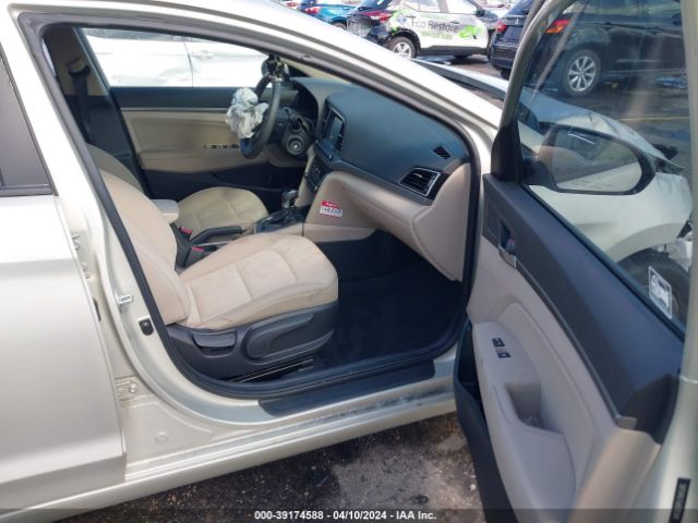 Photo 4 VIN: 5NPD84LFXJH285344 - HYUNDAI ELANTRA 