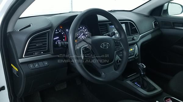 Photo 11 VIN: 5NPD84LFXJH290544 - HYUNDAI ELANTRA 