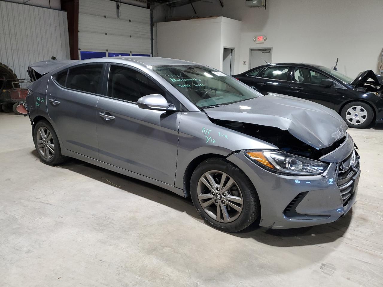 Photo 3 VIN: 5NPD84LFXJH294996 - HYUNDAI ELANTRA 