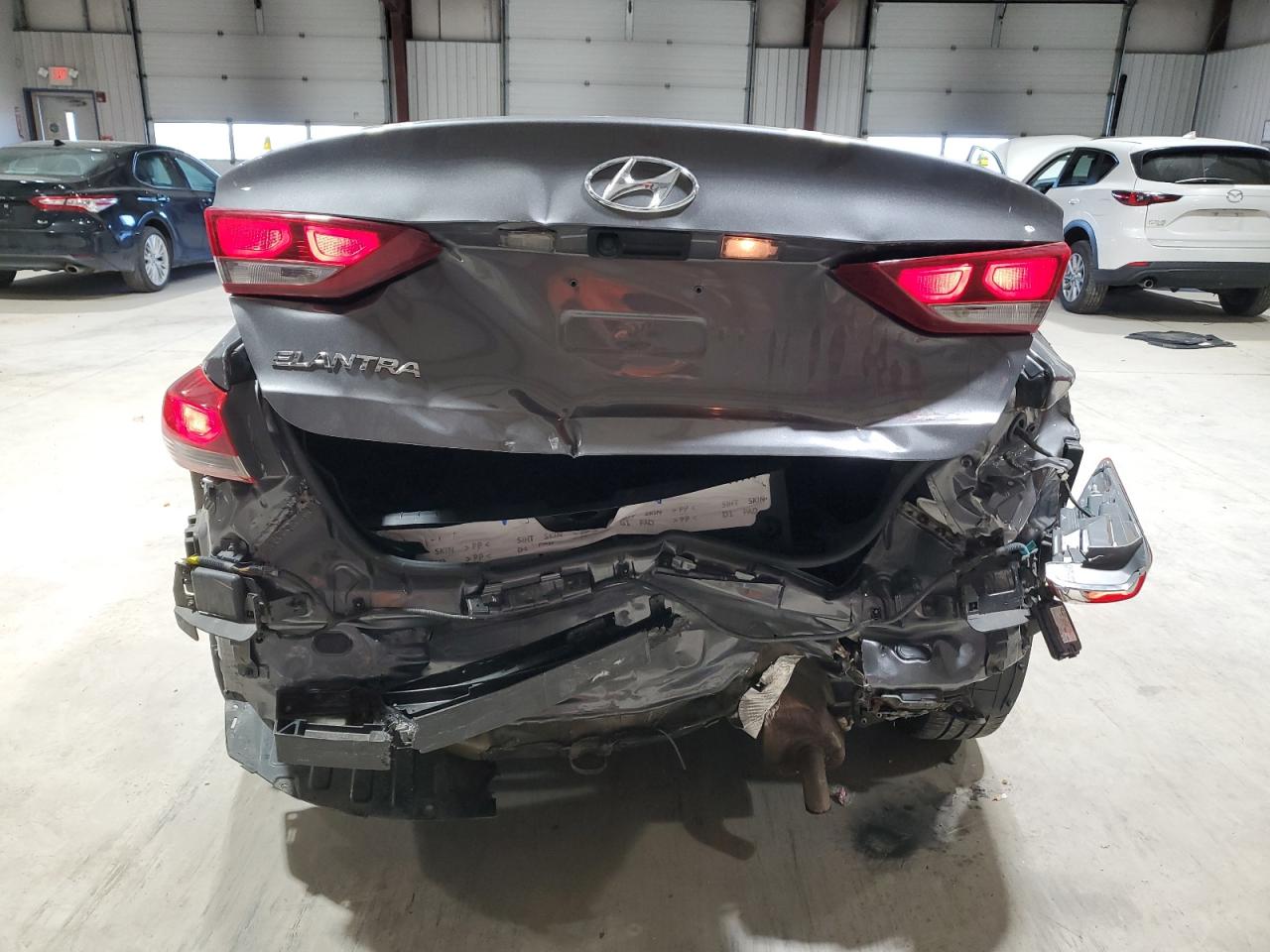 Photo 5 VIN: 5NPD84LFXJH294996 - HYUNDAI ELANTRA 