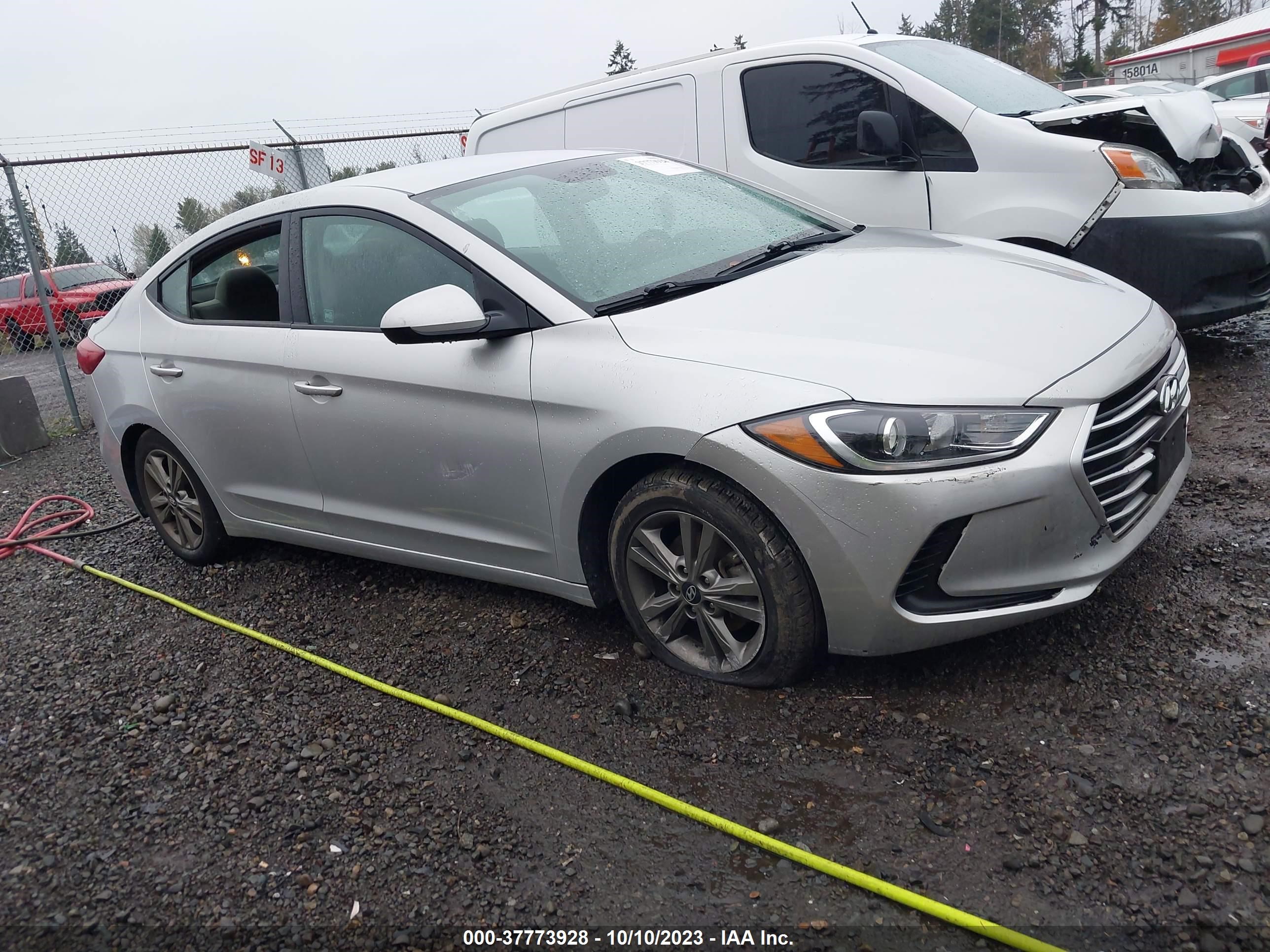 Photo 11 VIN: 5NPD84LFXJH295646 - HYUNDAI ELANTRA 