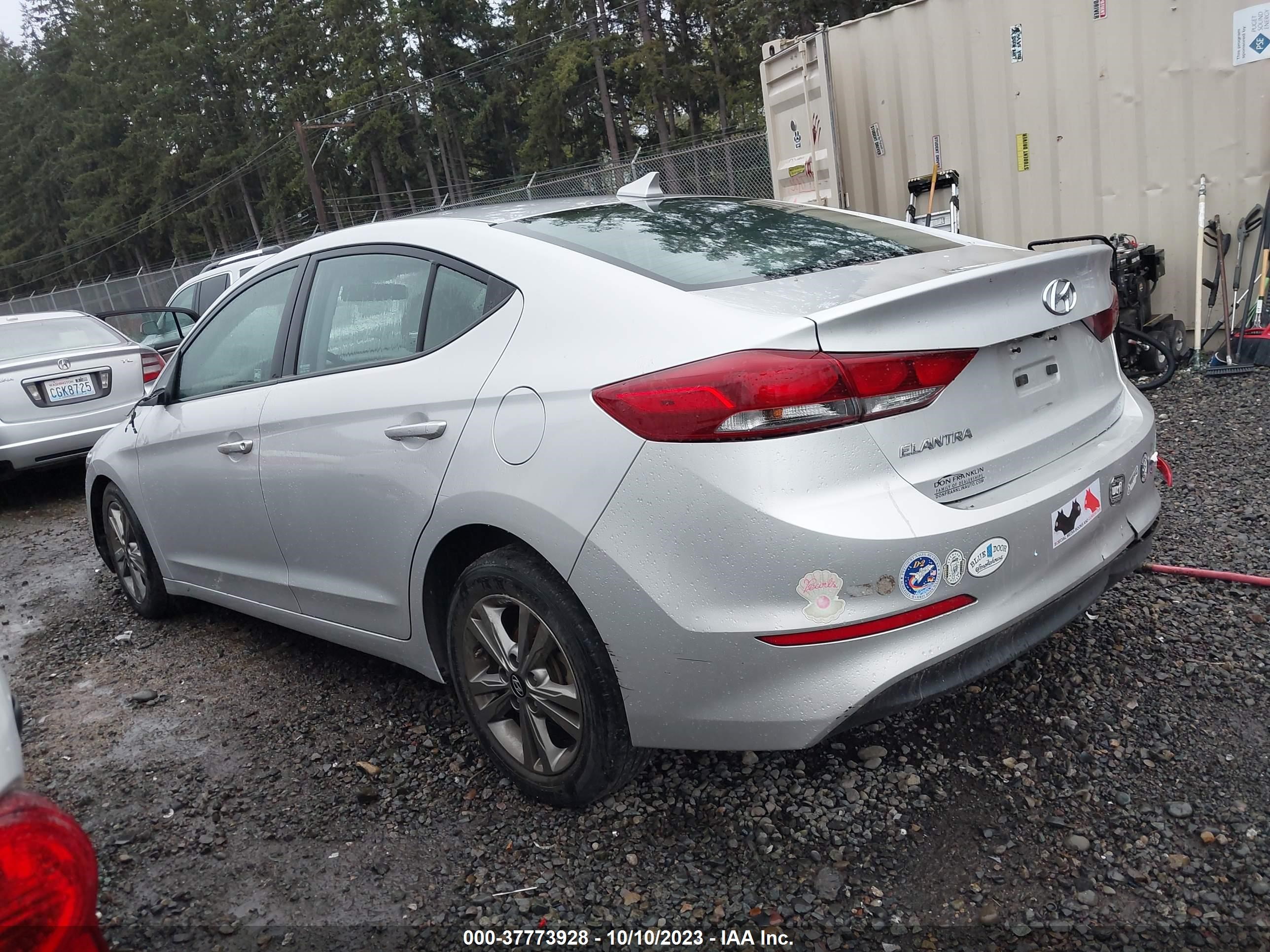 Photo 12 VIN: 5NPD84LFXJH295646 - HYUNDAI ELANTRA 