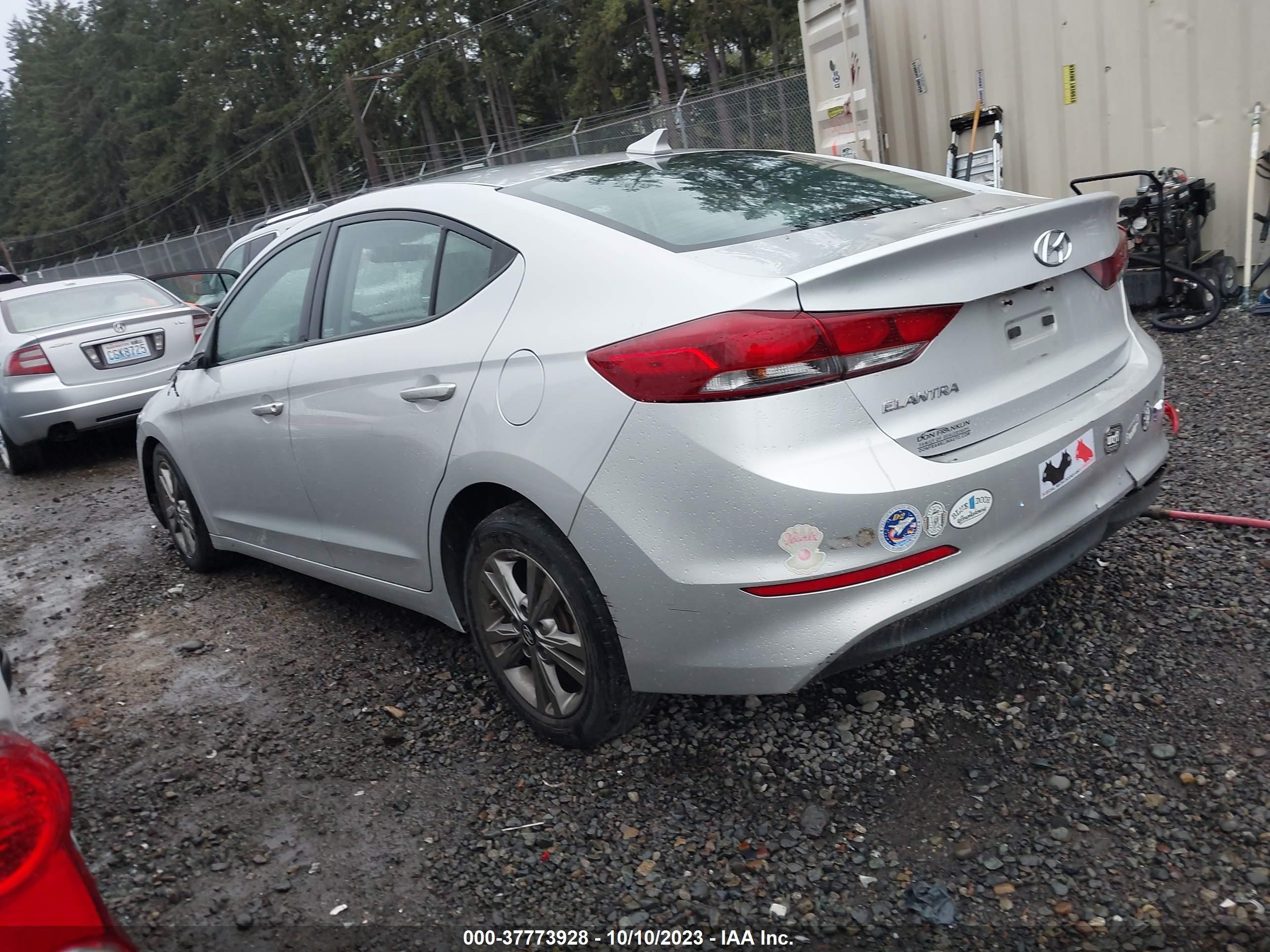 Photo 2 VIN: 5NPD84LFXJH295646 - HYUNDAI ELANTRA 