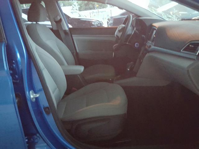 Photo 4 VIN: 5NPD84LFXJH310341 - HYUNDAI ELANTRA SE 