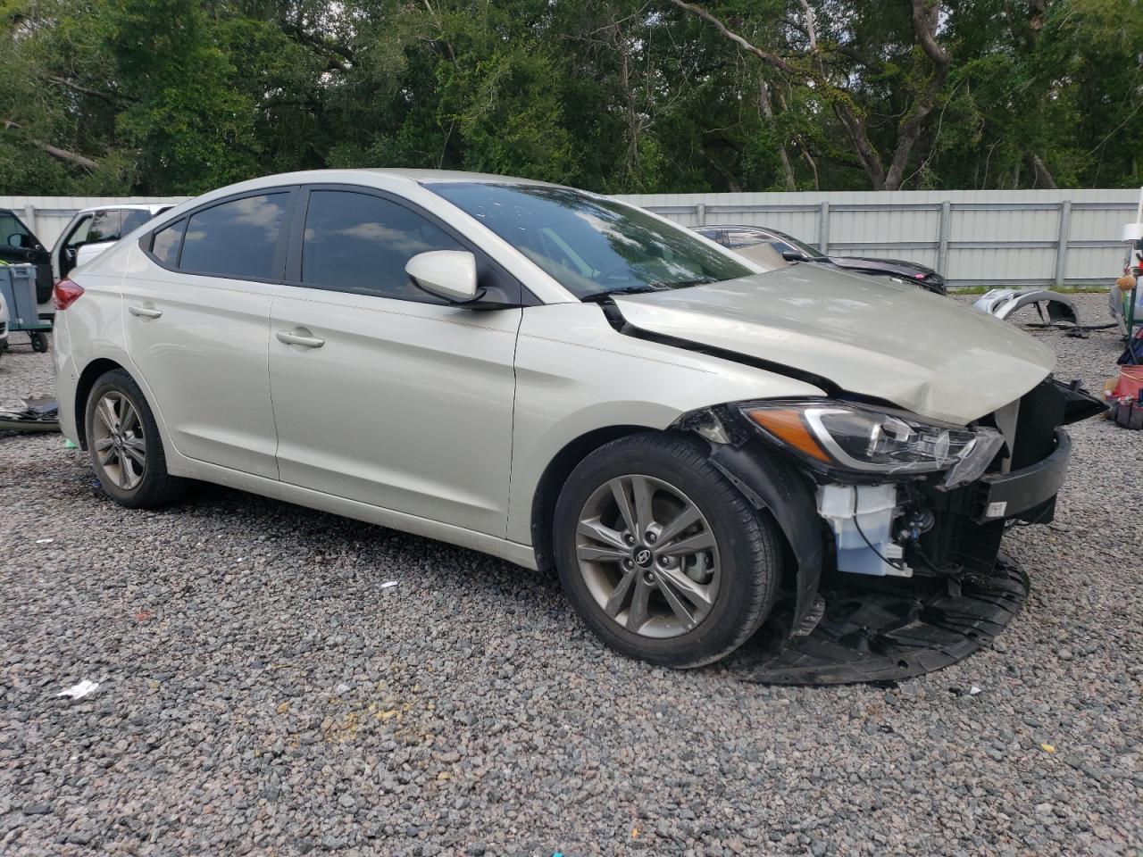 Photo 3 VIN: 5NPD84LFXJH325583 - HYUNDAI ELANTRA 