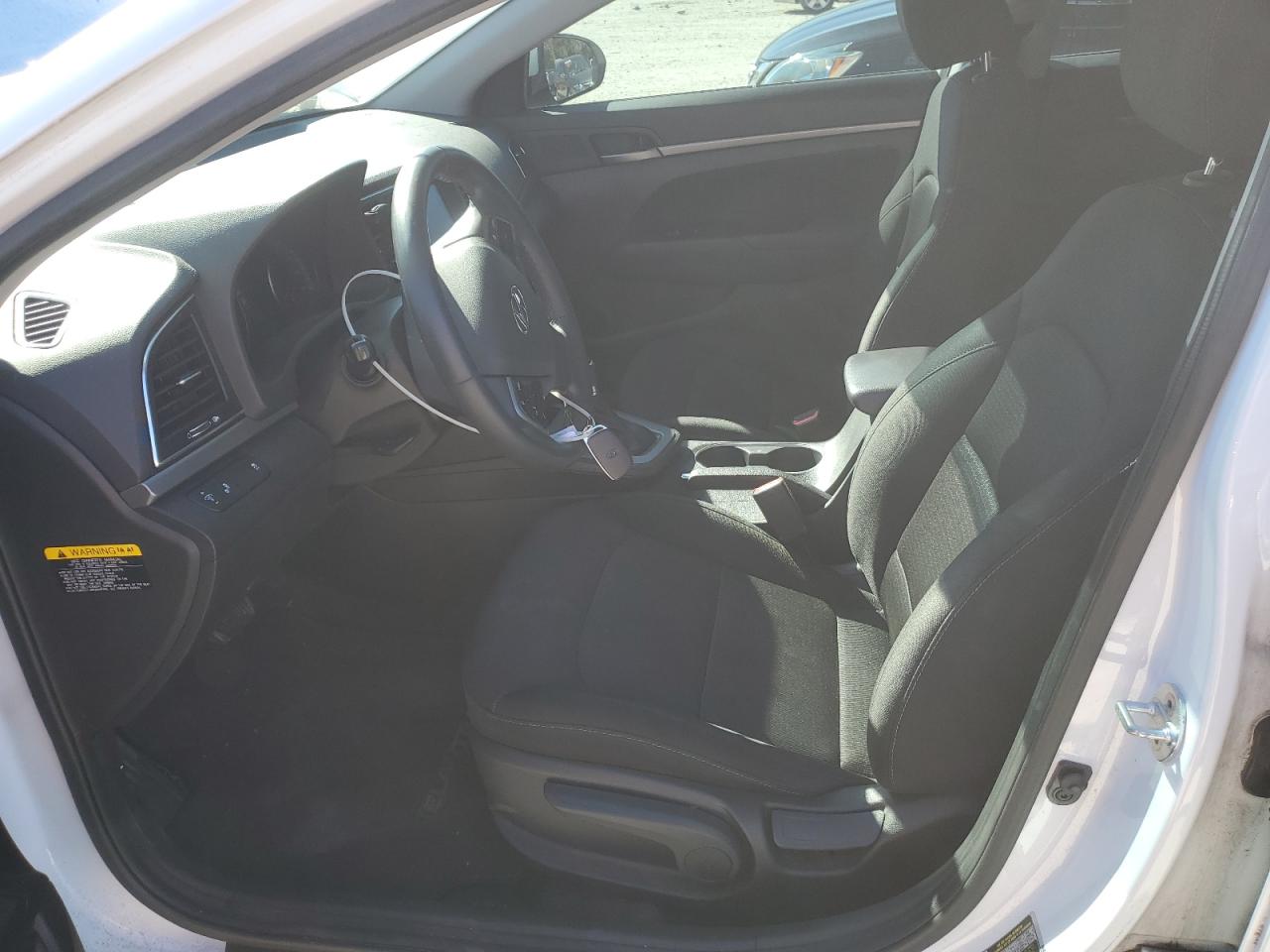 Photo 6 VIN: 5NPD84LFXJH333148 - HYUNDAI ELANTRA 