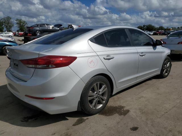 Photo 3 VIN: 5NPD84LFXJH333716 - HYUNDAI ELANTRA SE 