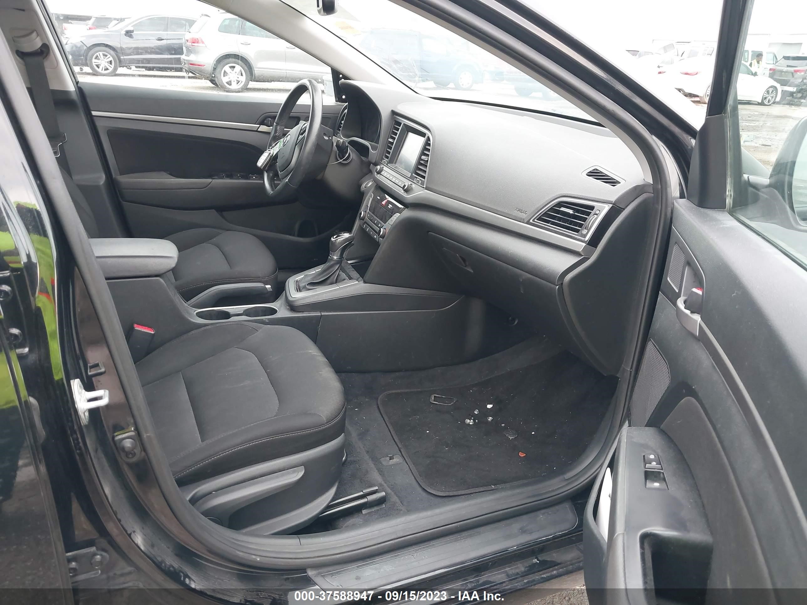 Photo 4 VIN: 5NPD84LFXJH346899 - HYUNDAI ELANTRA 