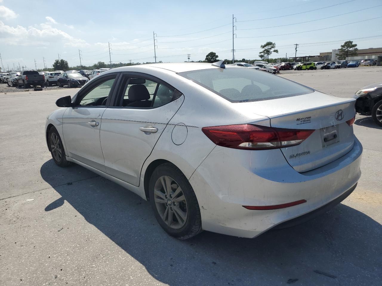 Photo 1 VIN: 5NPD84LFXJH352539 - HYUNDAI ELANTRA 