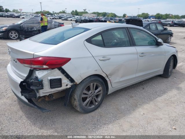 Photo 3 VIN: 5NPD84LFXJH356204 - HYUNDAI ELANTRA 