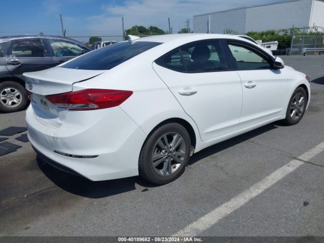 Photo 3 VIN: 5NPD84LFXJH356588 - HYUNDAI ELANTRA 