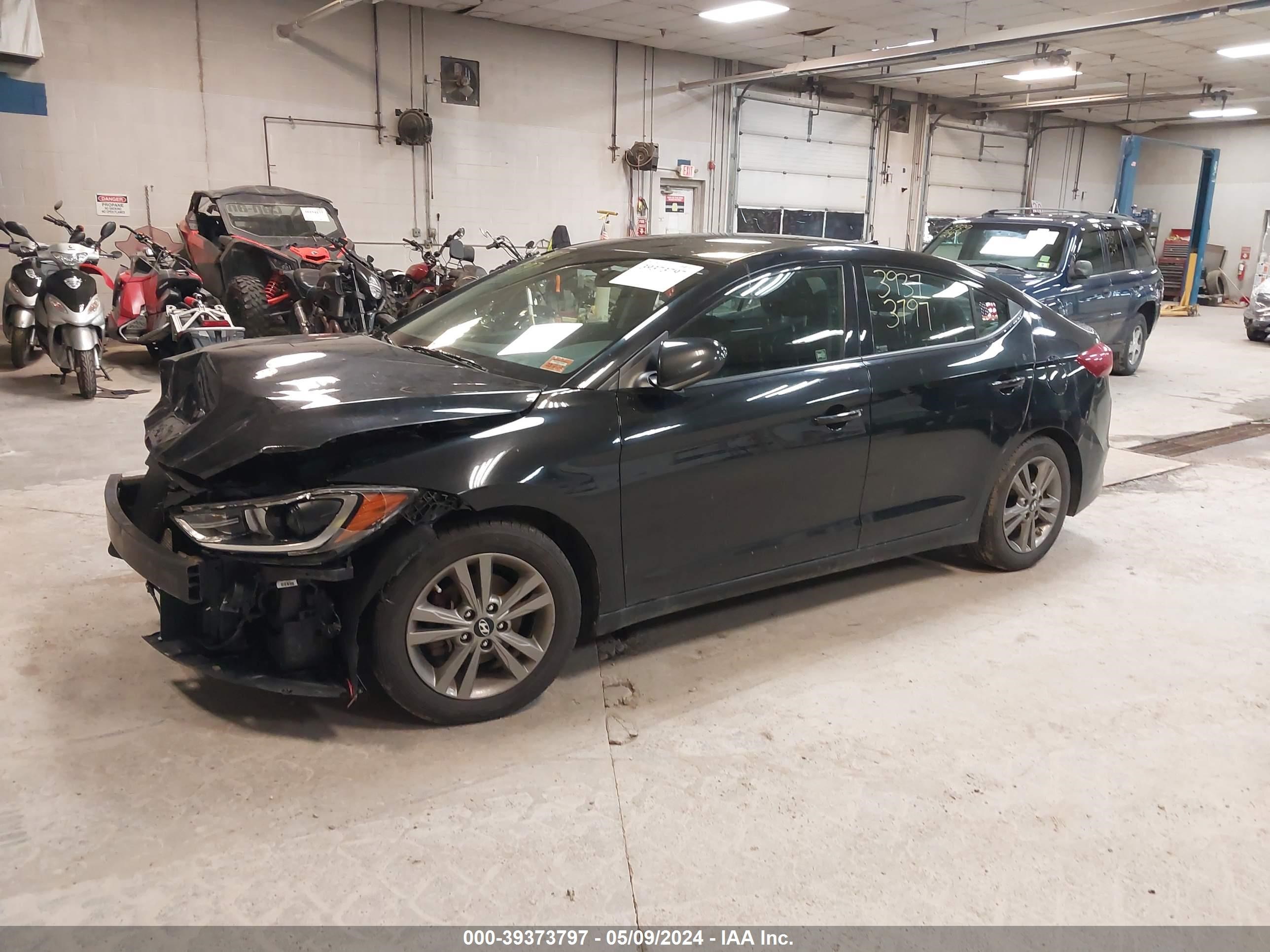 Photo 1 VIN: 5NPD84LFXJH361662 - HYUNDAI ELANTRA 