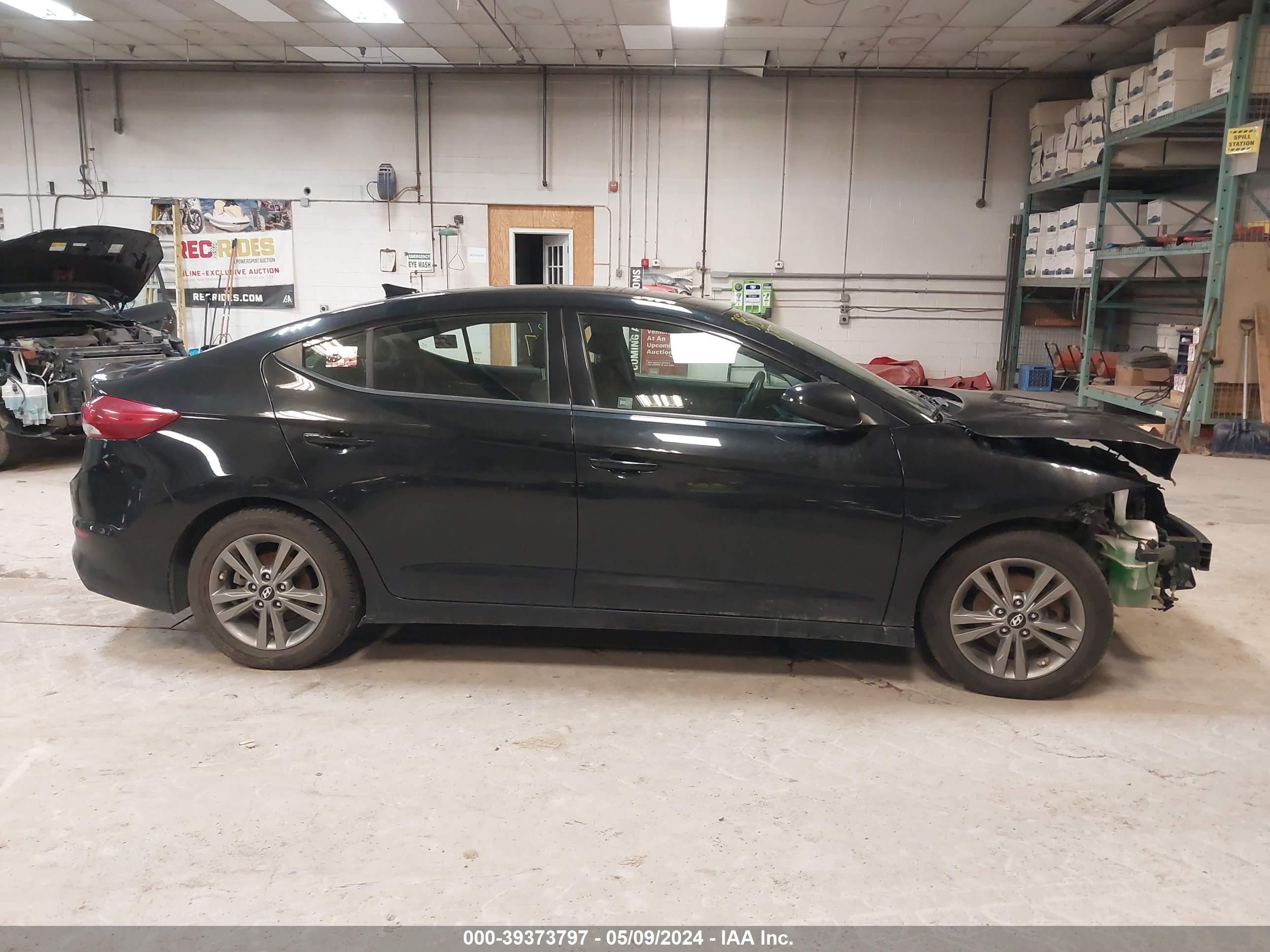 Photo 11 VIN: 5NPD84LFXJH361662 - HYUNDAI ELANTRA 