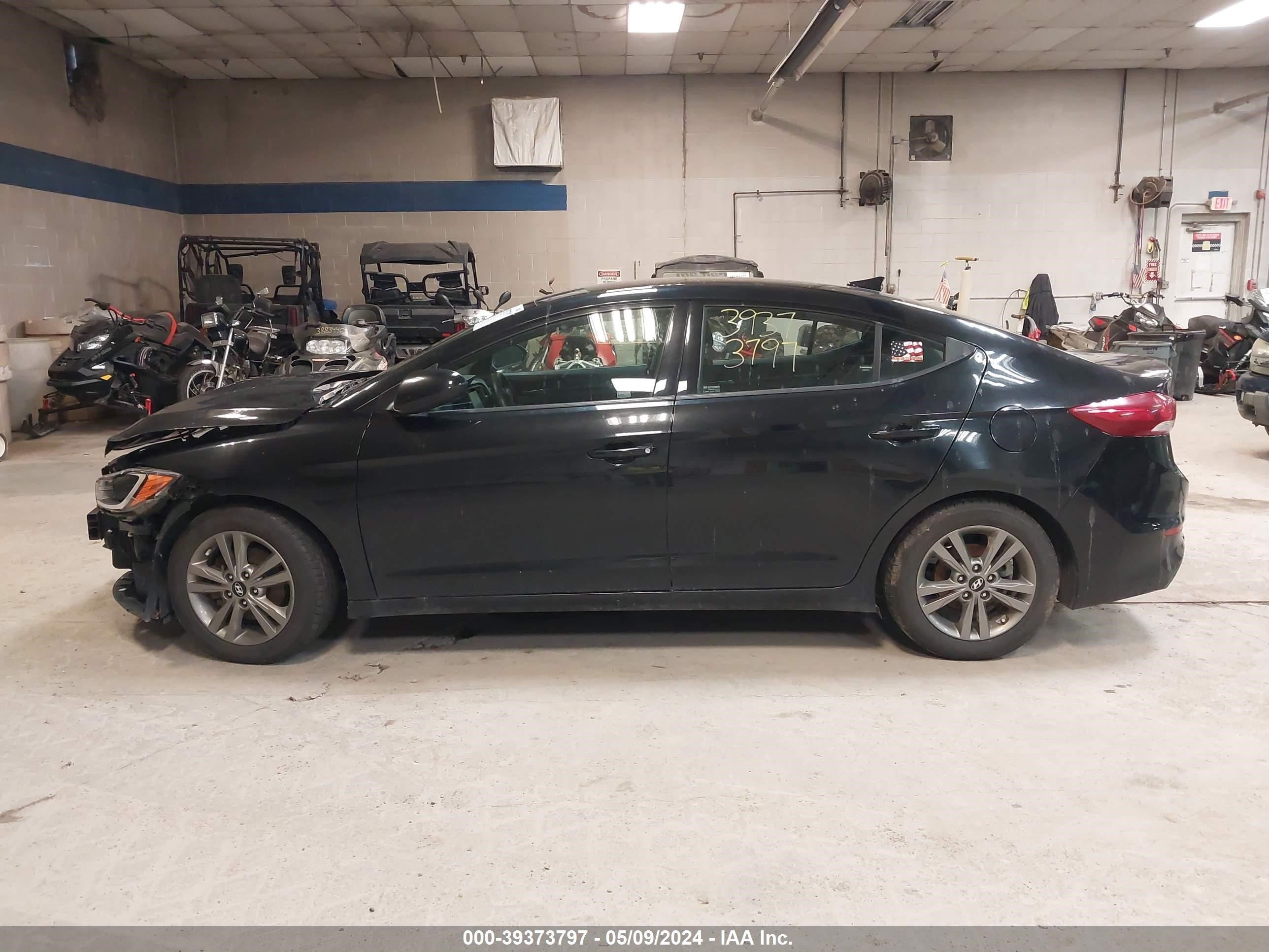 Photo 12 VIN: 5NPD84LFXJH361662 - HYUNDAI ELANTRA 