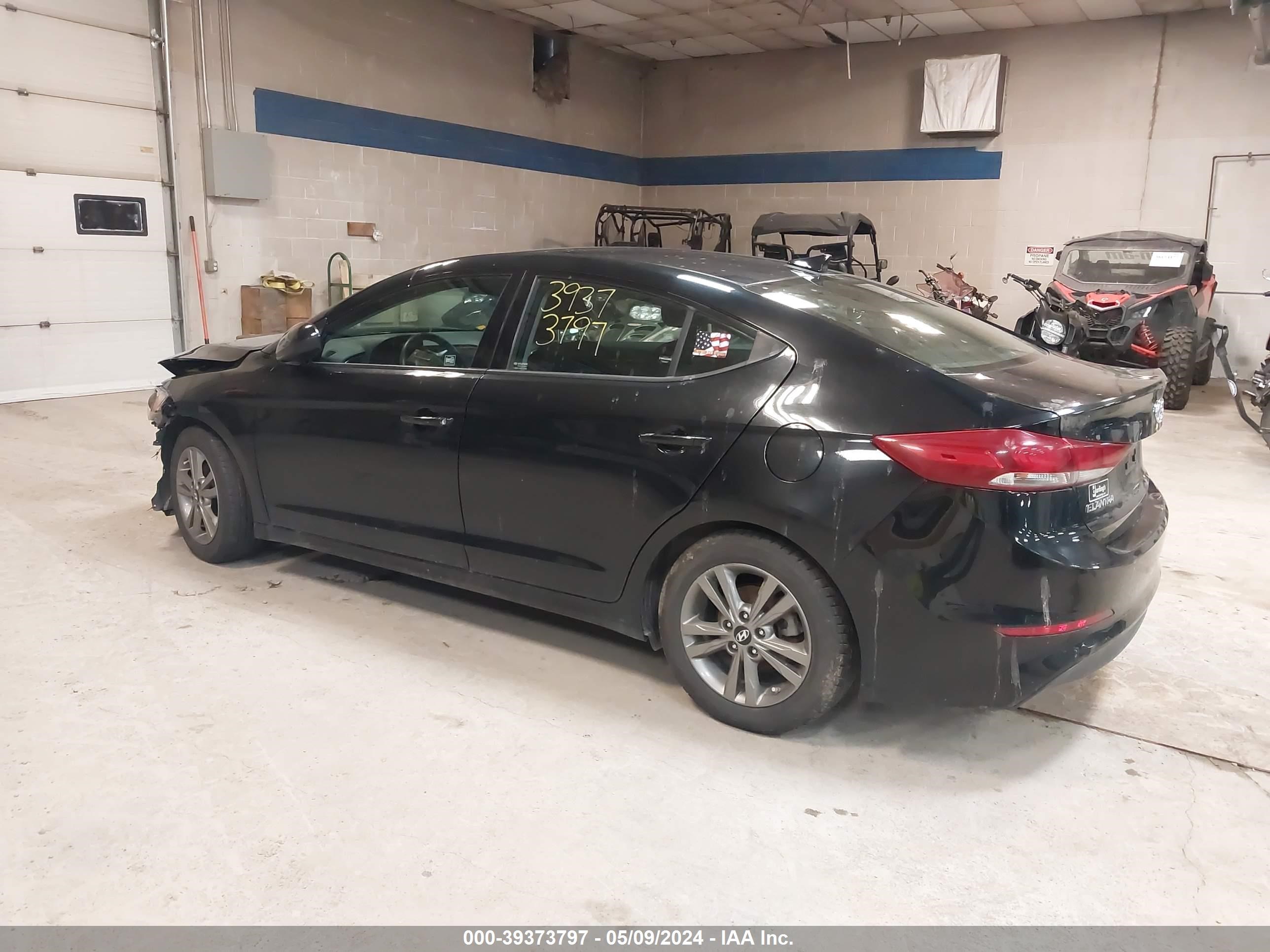 Photo 2 VIN: 5NPD84LFXJH361662 - HYUNDAI ELANTRA 