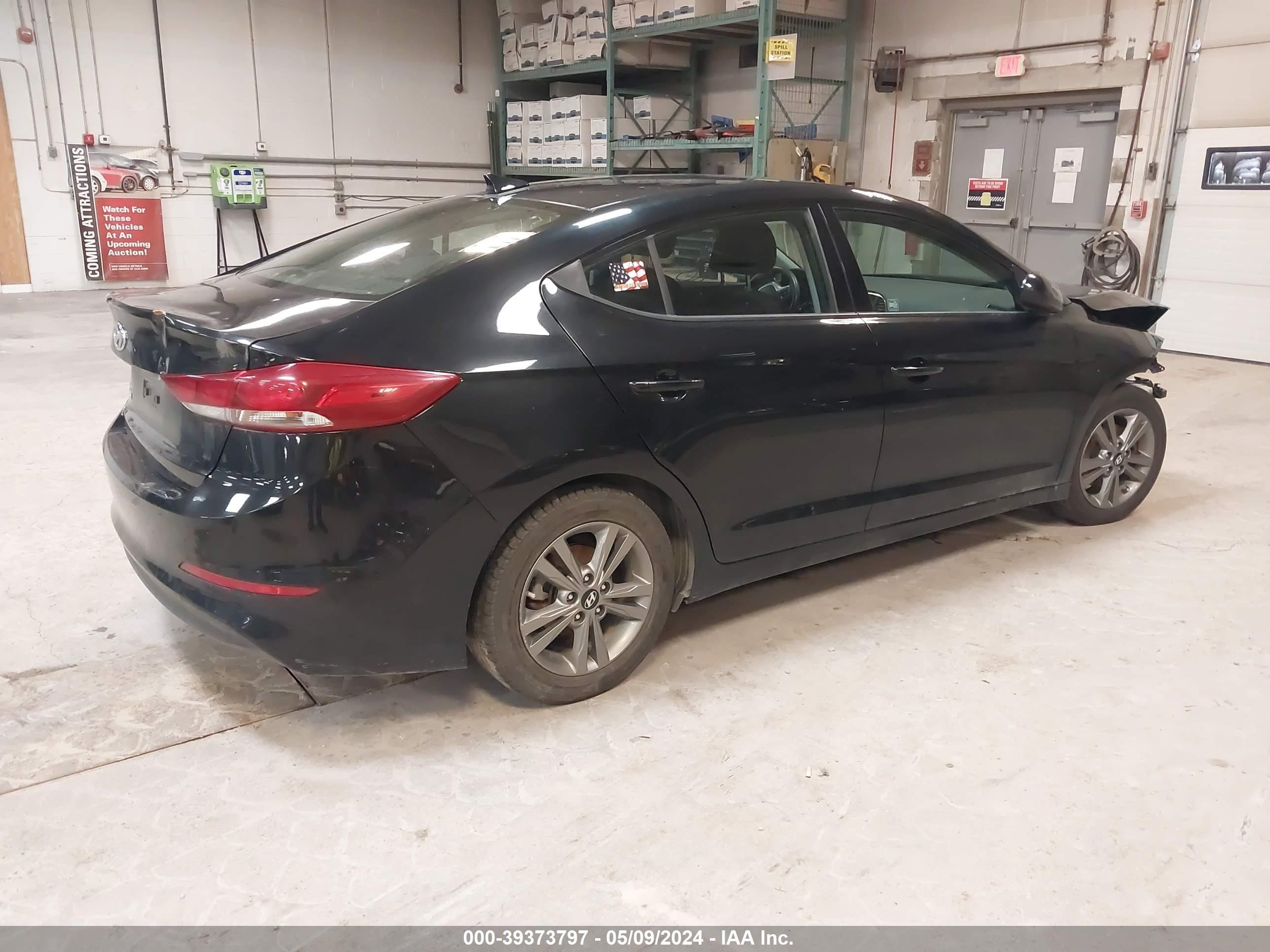 Photo 3 VIN: 5NPD84LFXJH361662 - HYUNDAI ELANTRA 