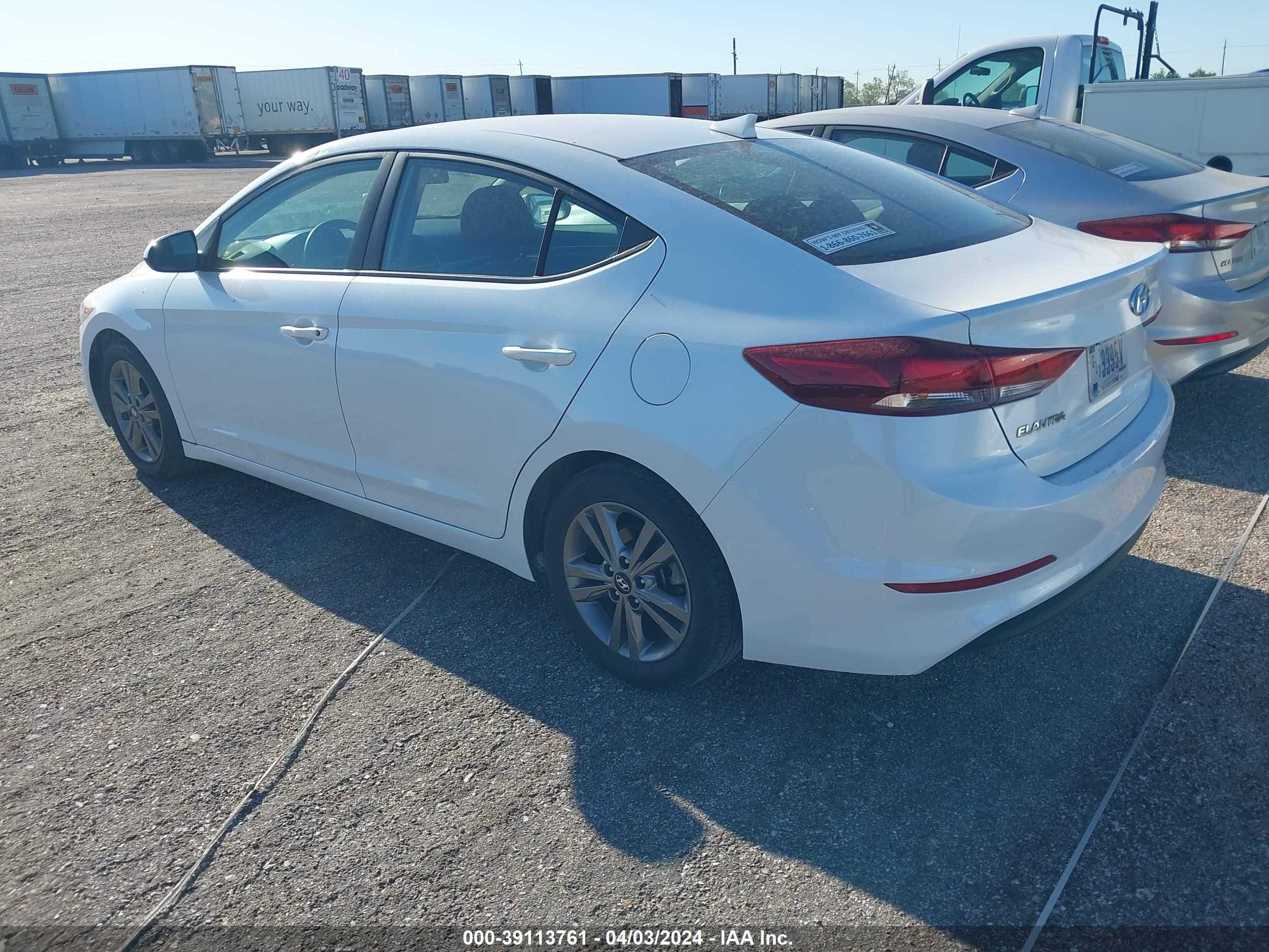 Photo 2 VIN: 5NPD84LFXJH368482 - HYUNDAI ELANTRA 