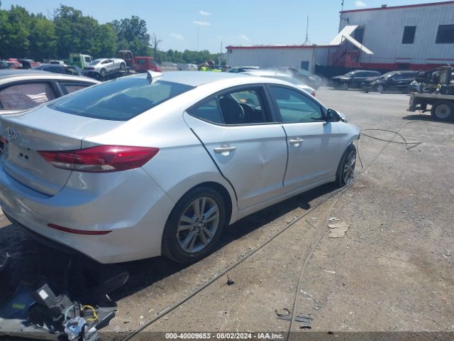 Photo 3 VIN: 5NPD84LFXJH371088 - HYUNDAI ELANTRA 