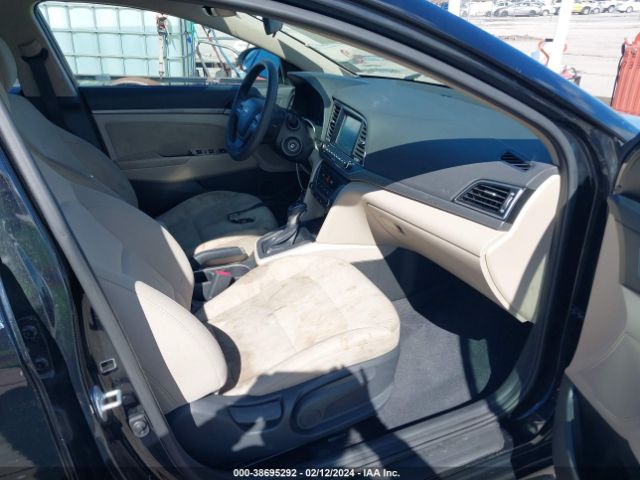 Photo 4 VIN: 5NPD84LFXJH389414 - HYUNDAI ELANTRA 